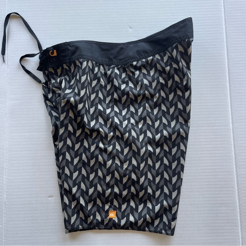 Quick Silver Waterman Collection Men's Black and Gray Swim Shorts Size 34 - Picture 8 of 11